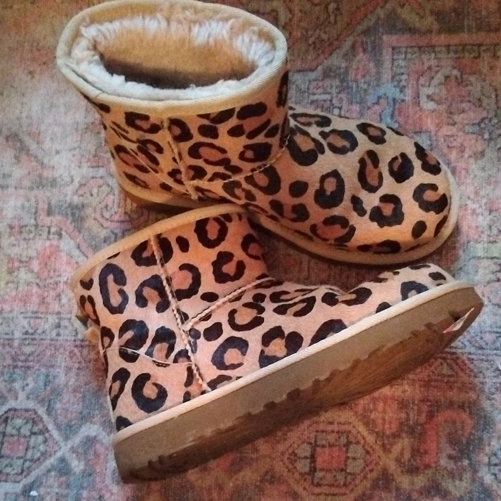 EUC Rare UGG Tan Leopard Print Y2k Boots - Size 6
